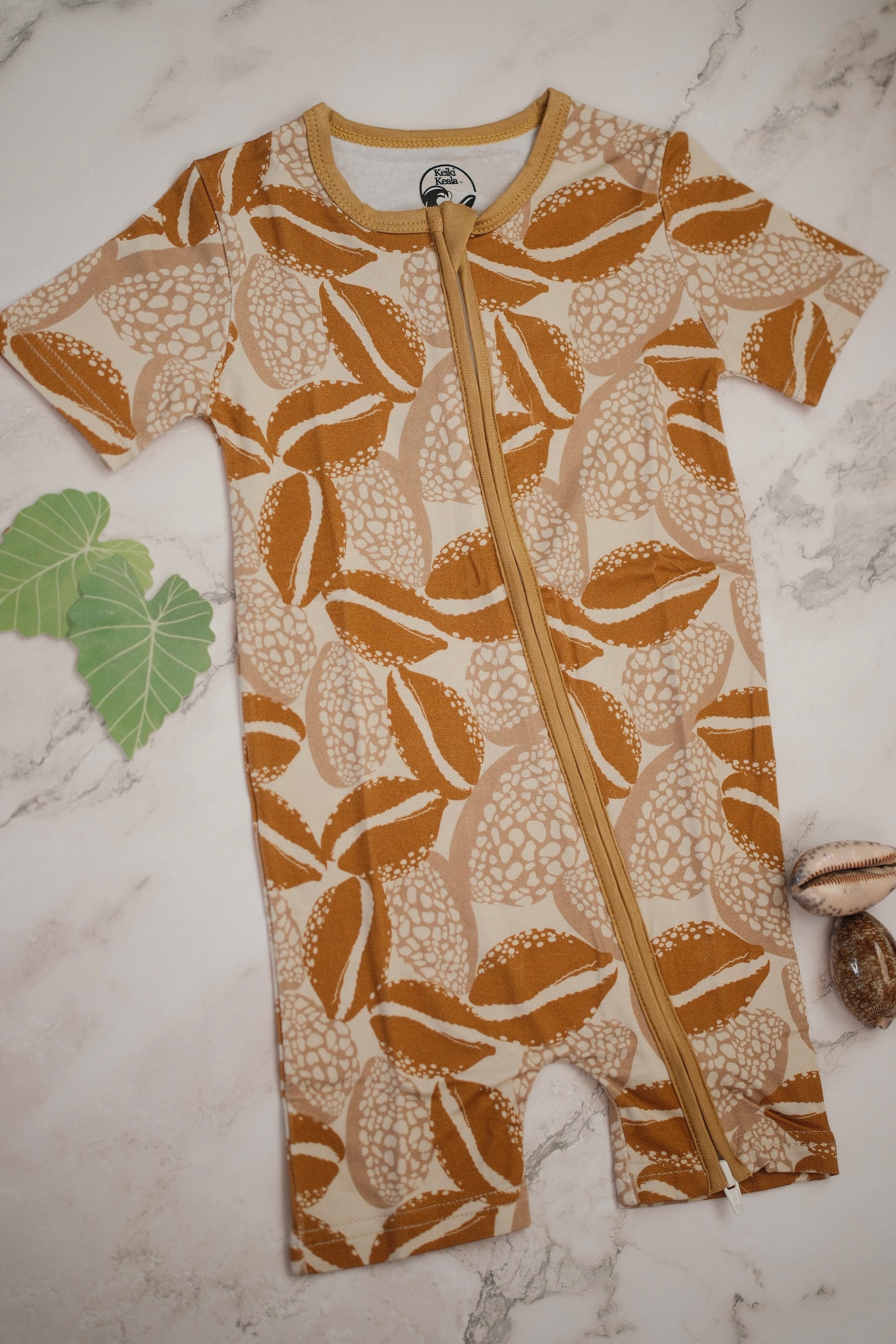 Cowrie shortie